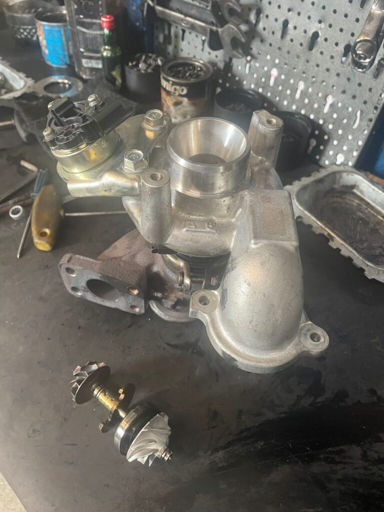 Miezul asamblat - peugeot 208