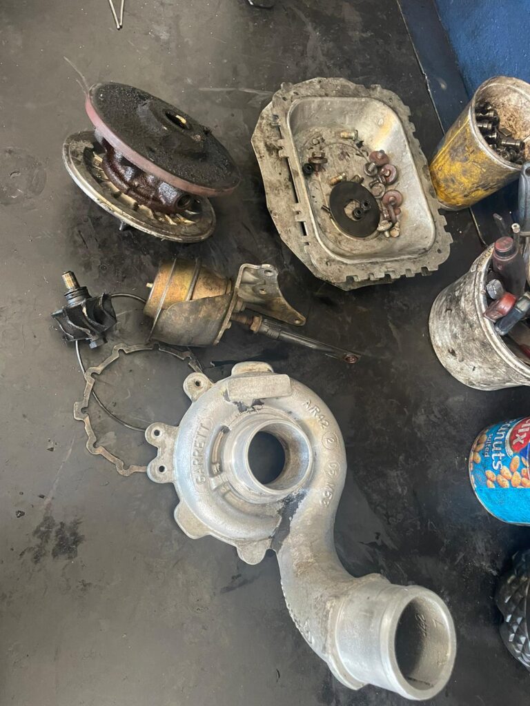 Turbina Renault Laguna descompusa