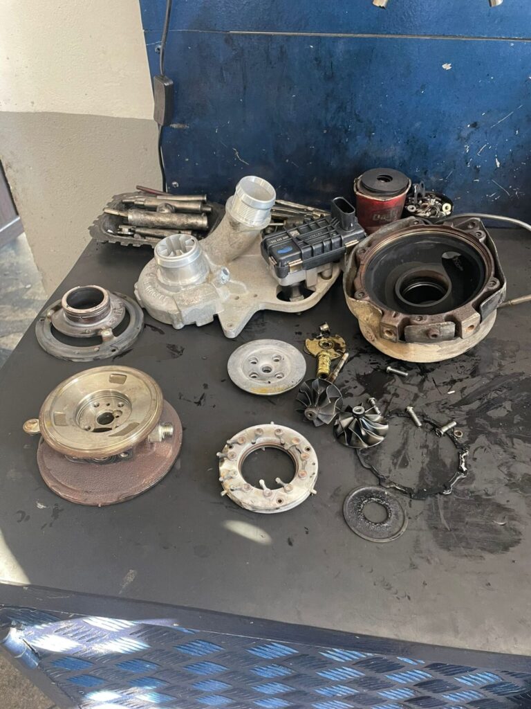 Turbina Porsche Cayenne descompusa