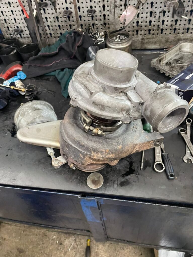 Turbina Mercedes Viano dezasamblata
