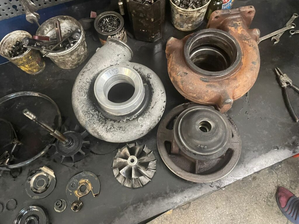 Turbina Caterpillar dezasamblata