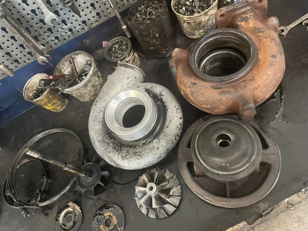 Turbina Caterpillar dezasamblata