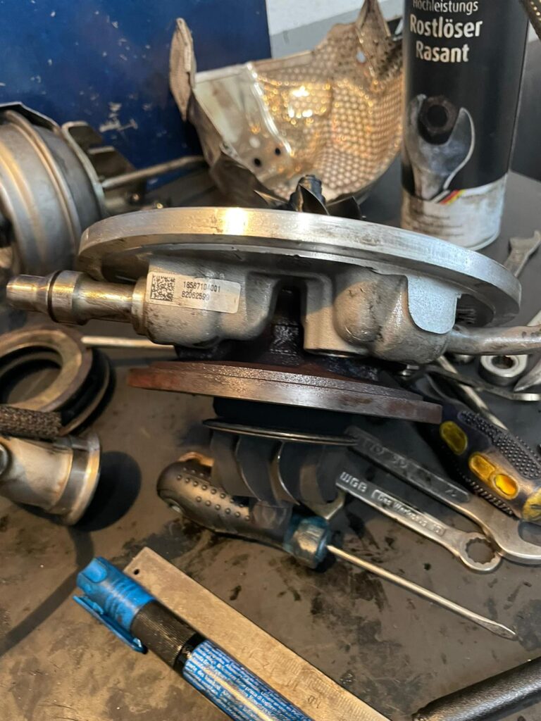 Turbosuflanta BMW 730D desfacuta