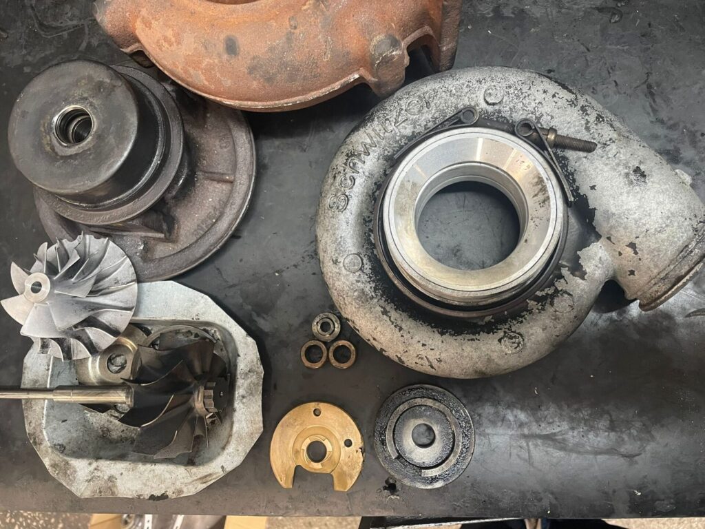 Turbosuflanta Komatsu desfacuta