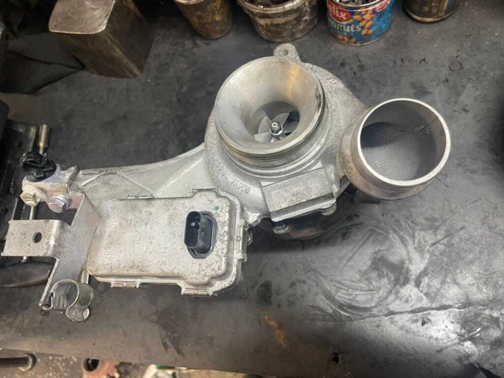 Turbosuflanta BMW F10 3.0 reconditonata