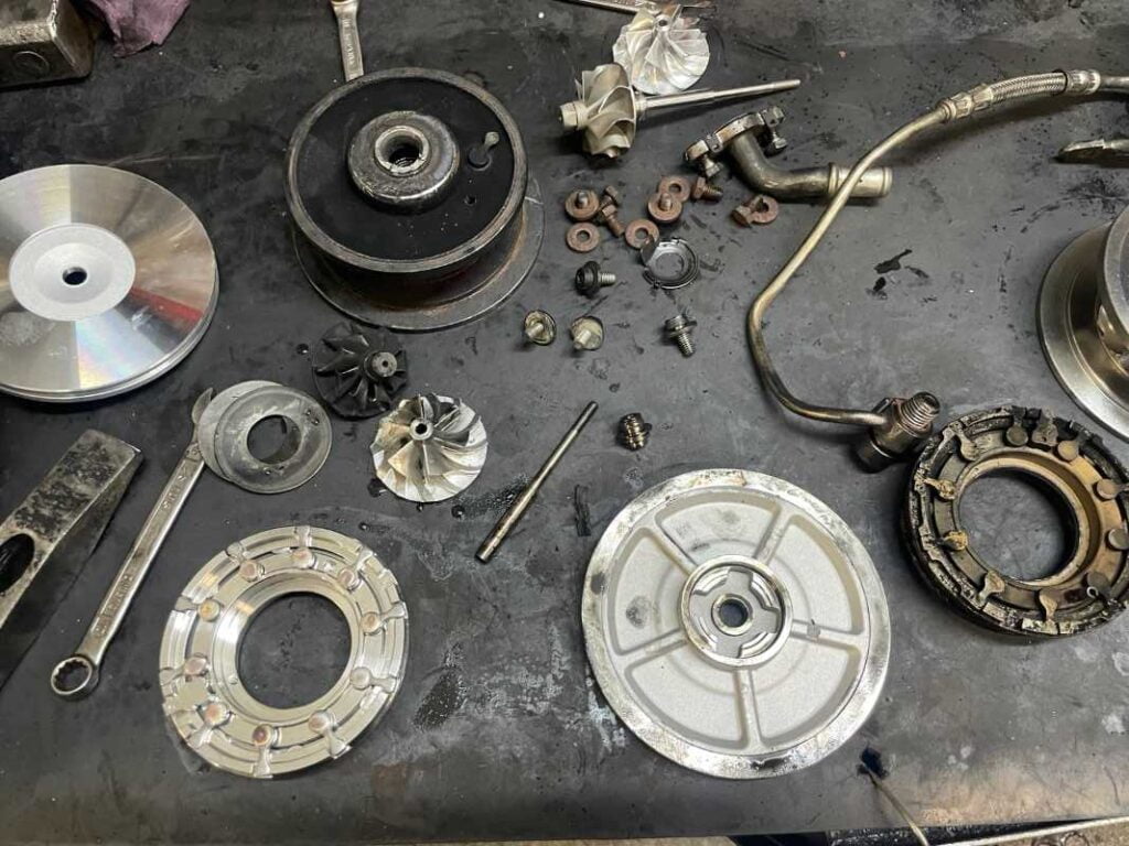 Piesele uzate turbina Peugeot Boxer 2.2 HDI