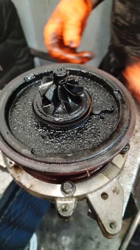 Reconditionare turbina Volkswagen Touran 2.0 TDI 2010 Reconditionare turbina Volkswagen Touran 2.0 TDI 2010