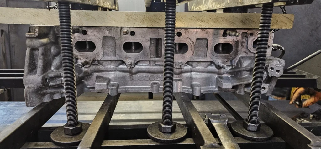 test-de-fisura-chiuloasa-prindere-pe-masina-de-testare